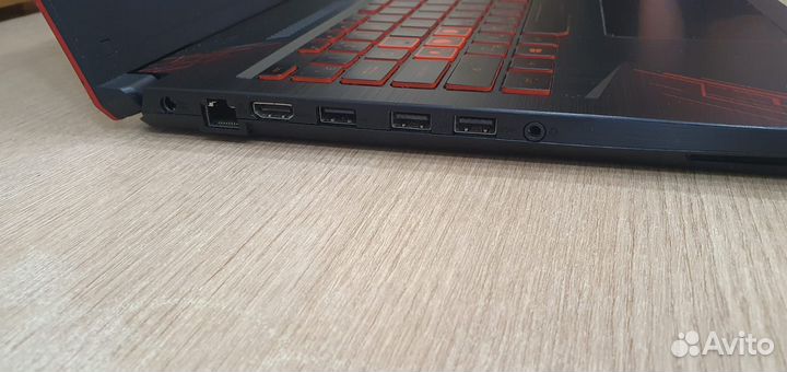 Ноутбук asus