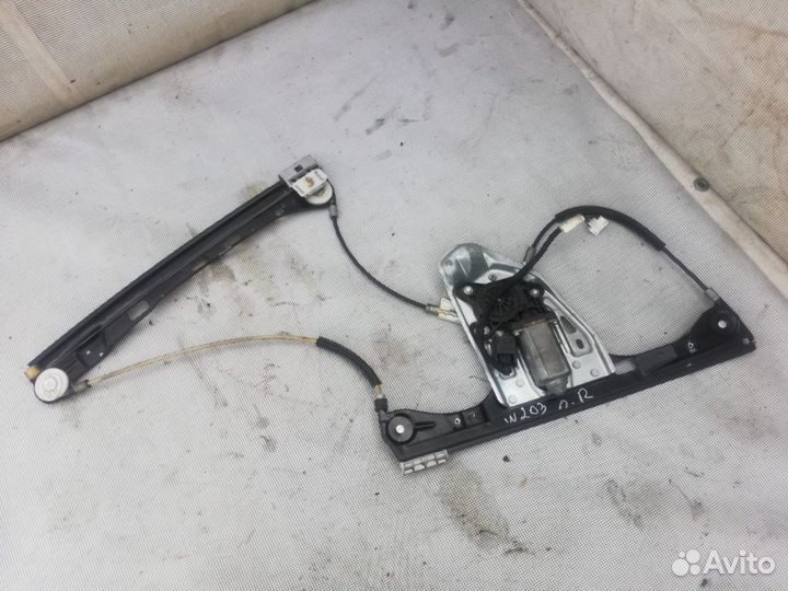 Стеклоподъемник пер. правый Mercedes W203