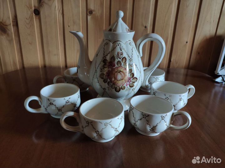 Сервиз фаянсовый 