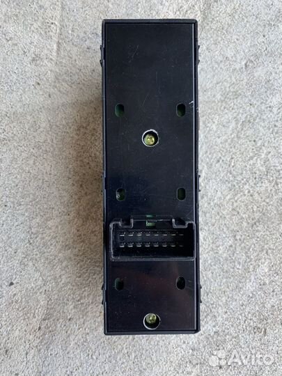 Блок управления стеклоподъемниками Hyundai Solaris