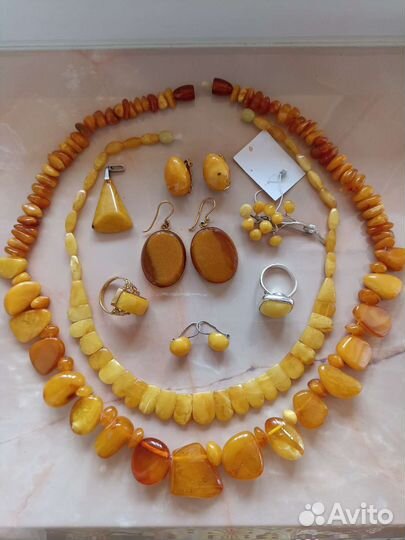 Янтарные украшения