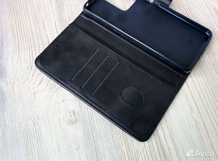 Чехлы-книжкой на смартфоны Tecno