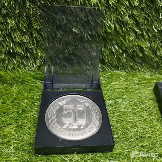 Медали настольные в корбке