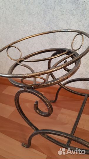 Подставка под цветы