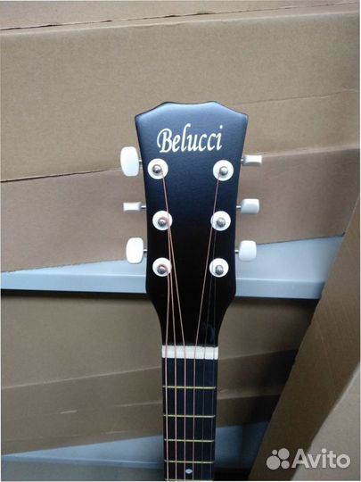 Акустическая гитара