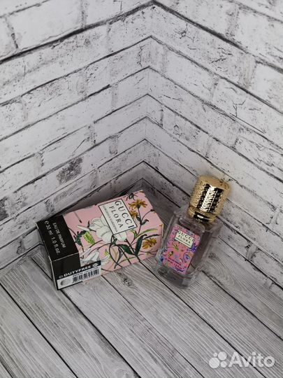 Духи женские Flora Gucci Gorgeous Gardenia 30 мл