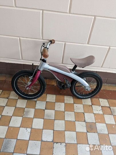 BMW Kidsbike розовый (беговел/велосипед)