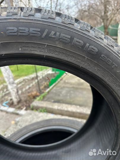 Nokian Tyres Hakkapeliitta 8 235/45 R18 98T