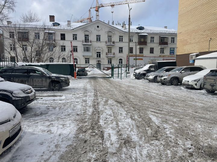 Машиноместо, 13 м²