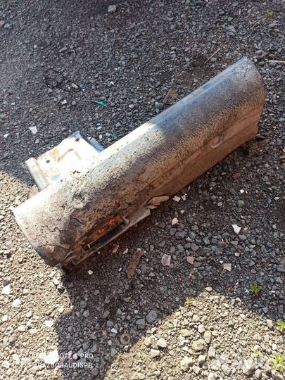 Передняя левая часть порога Audi 100c4 a6c4