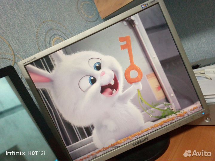 Монитор 19 дюймов