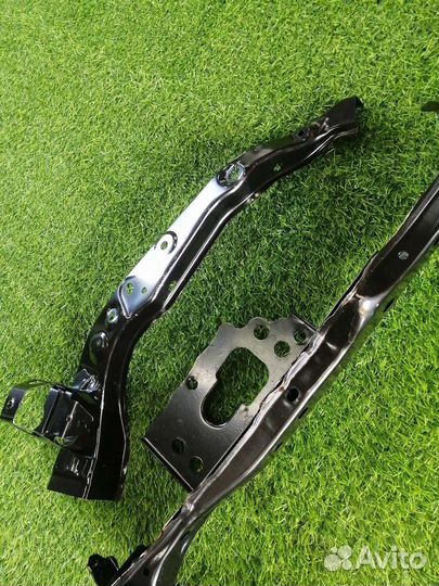 Рамка радиатора Toyota Rav4 ASA44 2015