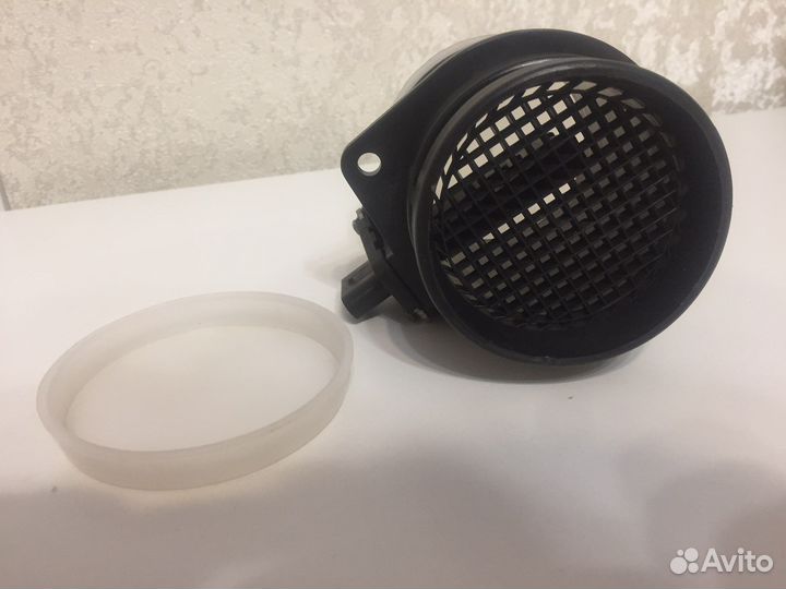 Датчик массового расхода воздуха 8ET 009 149-591