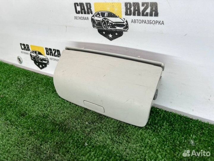 Вещевой ящик Volkswagen Passat