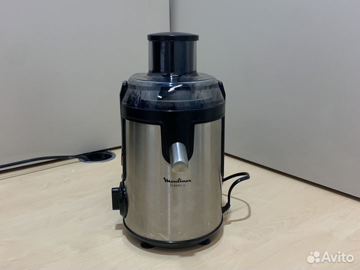 Центробежная соковыжималка Moulinex JU 420