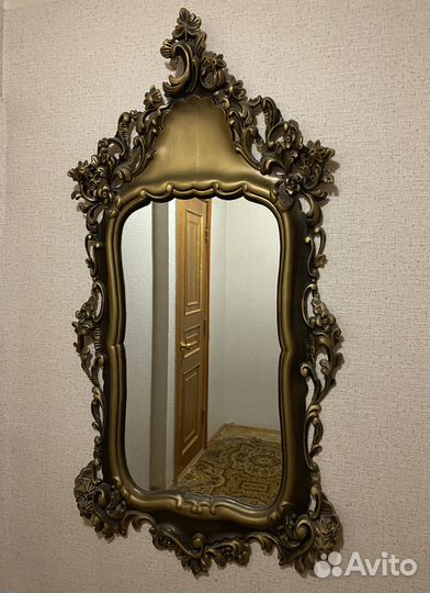Зеркало настенное в раме