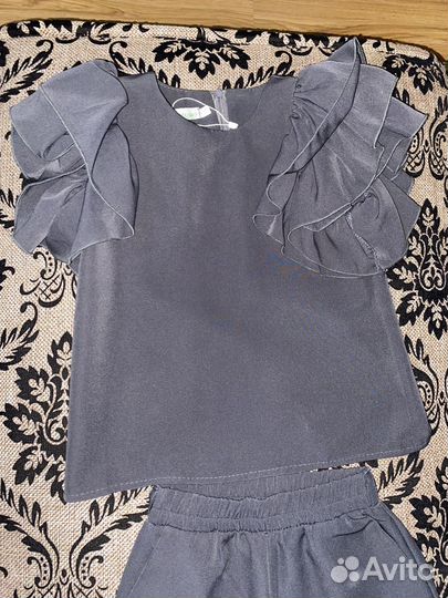 Костюм серый 36 размер на девочку