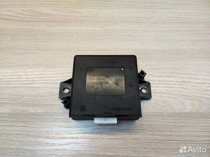 Блок управления парктрониками Renault Logan