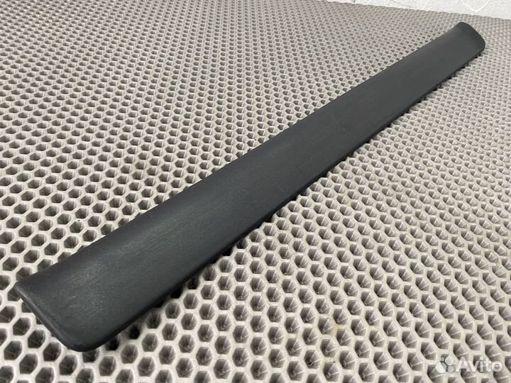 Накладка порога передняя правая Toyota Cofolla 120