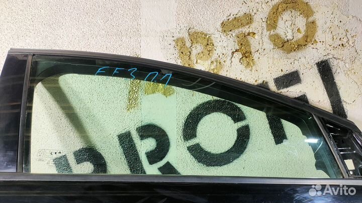 Стекло двери передней правой для Ford Focus (III)