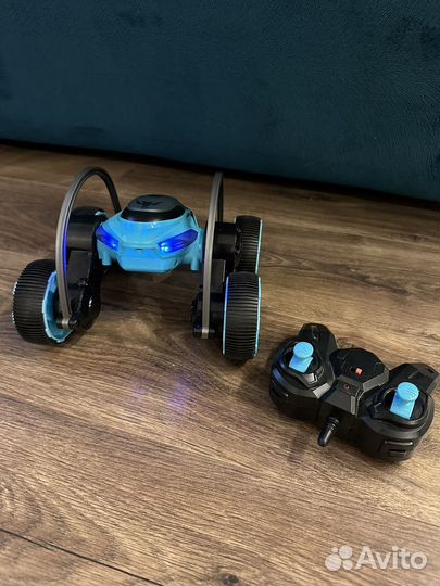 Радиоуправляемая машина перевертыш