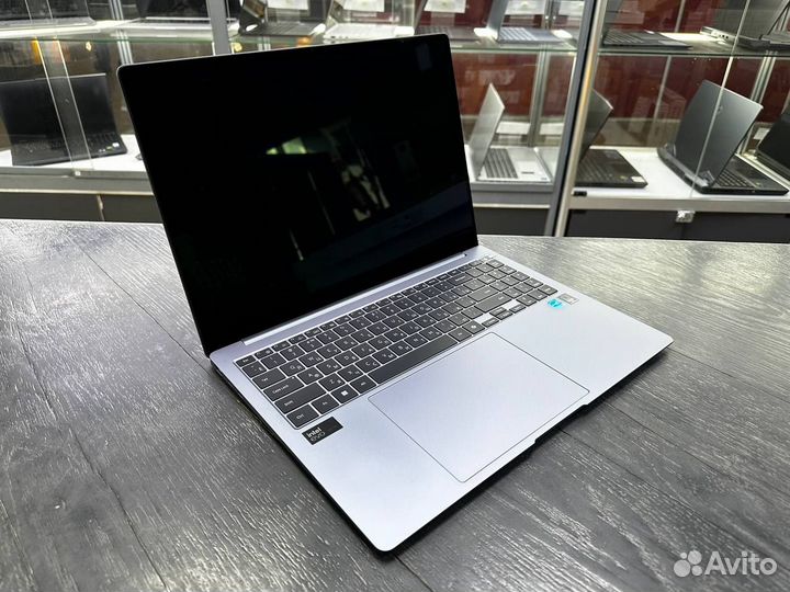 Новый ноутбук Samsung Galaxy Book4 Pro 16