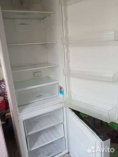 Холодильник бу indesit