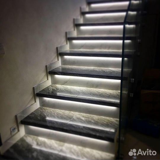 Умная подсветка лестниц. Бегущий огонь