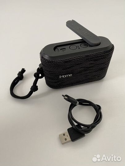 Блютуз колонка iHome iBT370