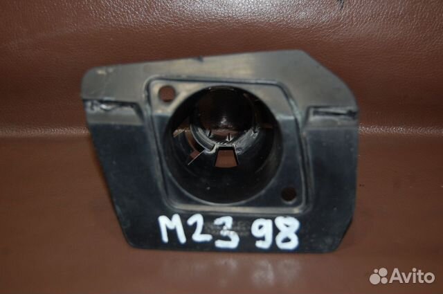 Кронштейн насоса-омывателя фары правый - BMW X5 F1