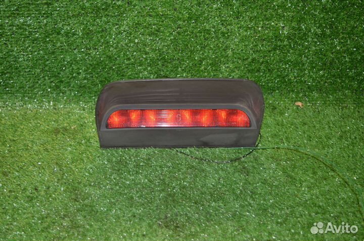 Дополнительный стоп сигнал Mitsubishi Carisma