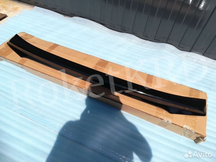Спойлер под стекло Lexus Lx 570 2008 - 15 год