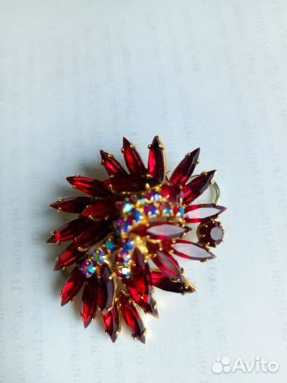Винтажная брошь