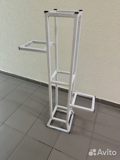 Подставка для цветов напольная металлическая