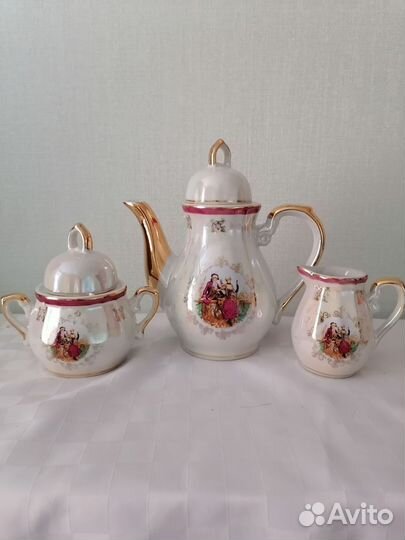 Кофейный сервиз Мадонна, Япония