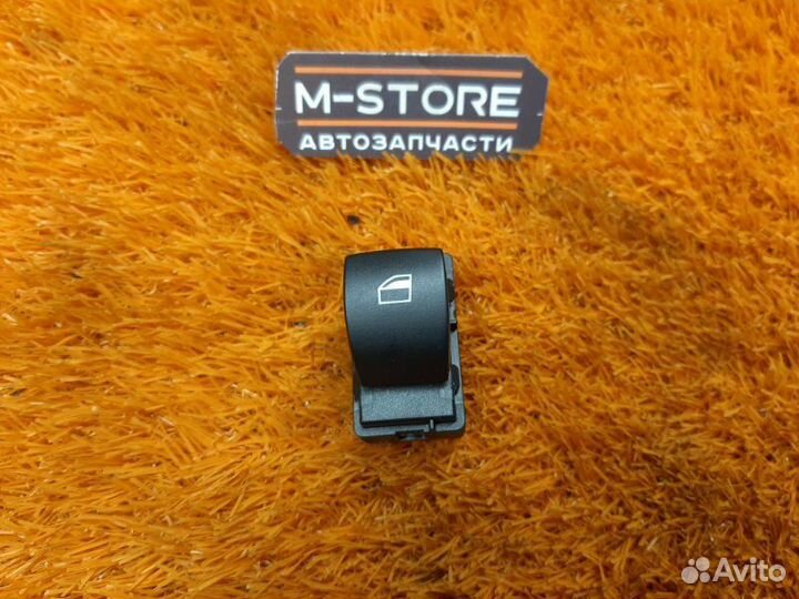 Кнопка стеклоподъемника передняя левая Bmw