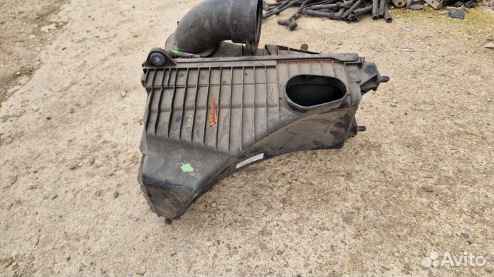 Корпус воздушного фильтра Volkswagen Touareg 1 GP