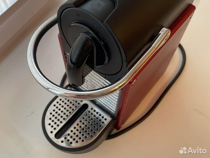 Капсульная кофеварка DeLonghi