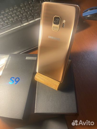 Samsung Galaxy S9, 4/64 ГБ