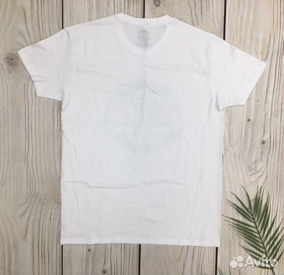 Футболка AKA