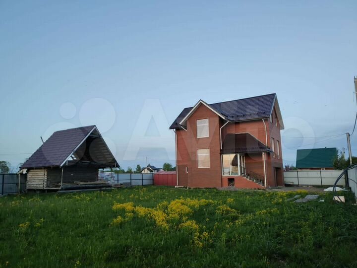 Дом 180 м² на участке 12 сот.