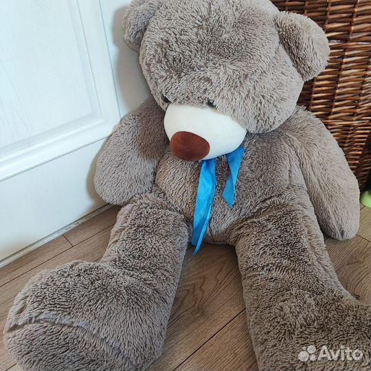 Большой мягкий медведь