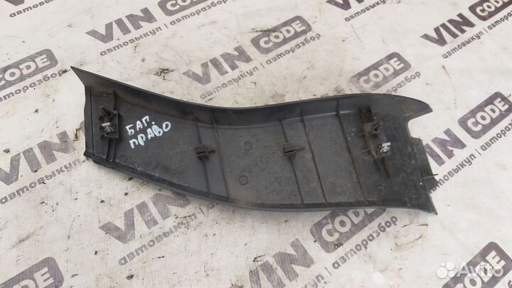 Обшивка багажной двери правая Ford Kuga 1