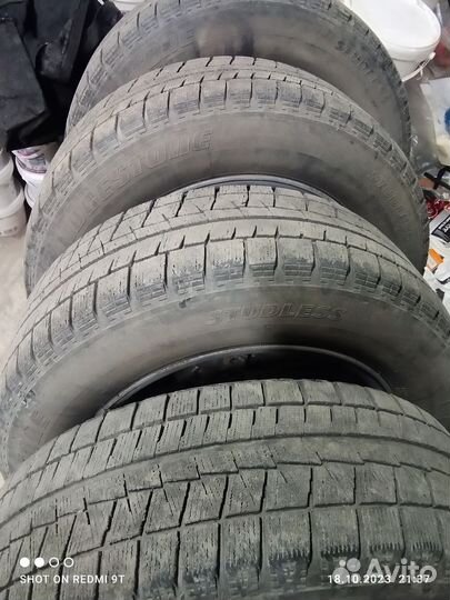 Bridgestone Blizzak Revo GZ 225/60 R17