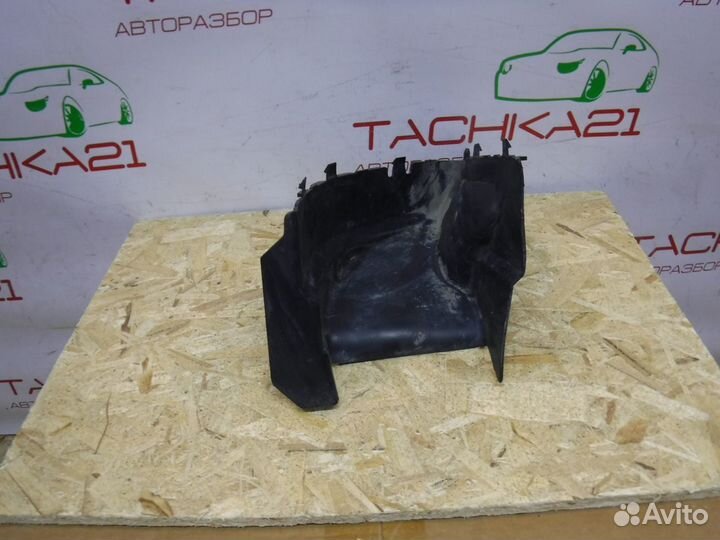 Воздуховод радиатора правый Renault Logan (05-14)