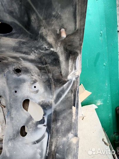 Крышка багажника Mazda 3 BK седан