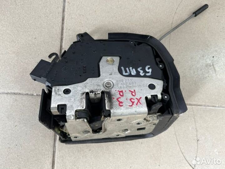 Замок двери передний правый Bmw Е53 кросовер 3.0