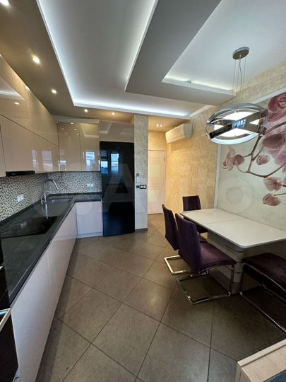 3-к. квартира, 105,6 м², 11/17 эт.