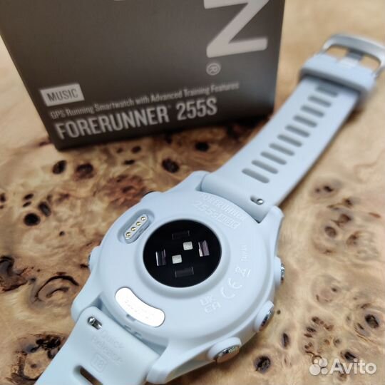 Garmin Forerunner 255S Music Whitestone