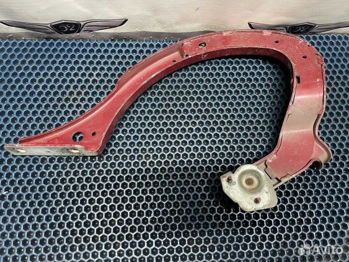 Петля крышки багажника правая R